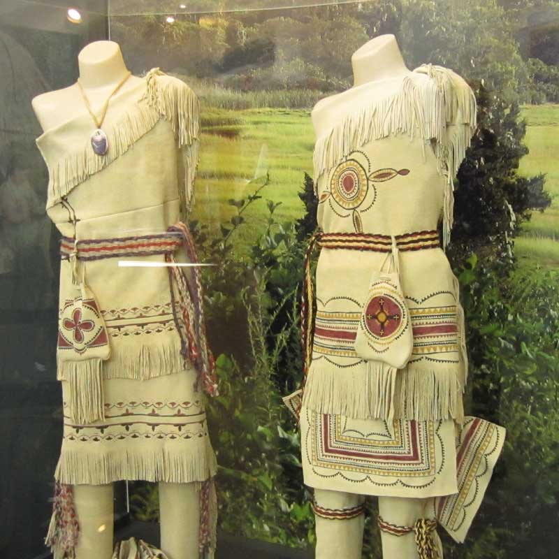 Wampanoag clothing